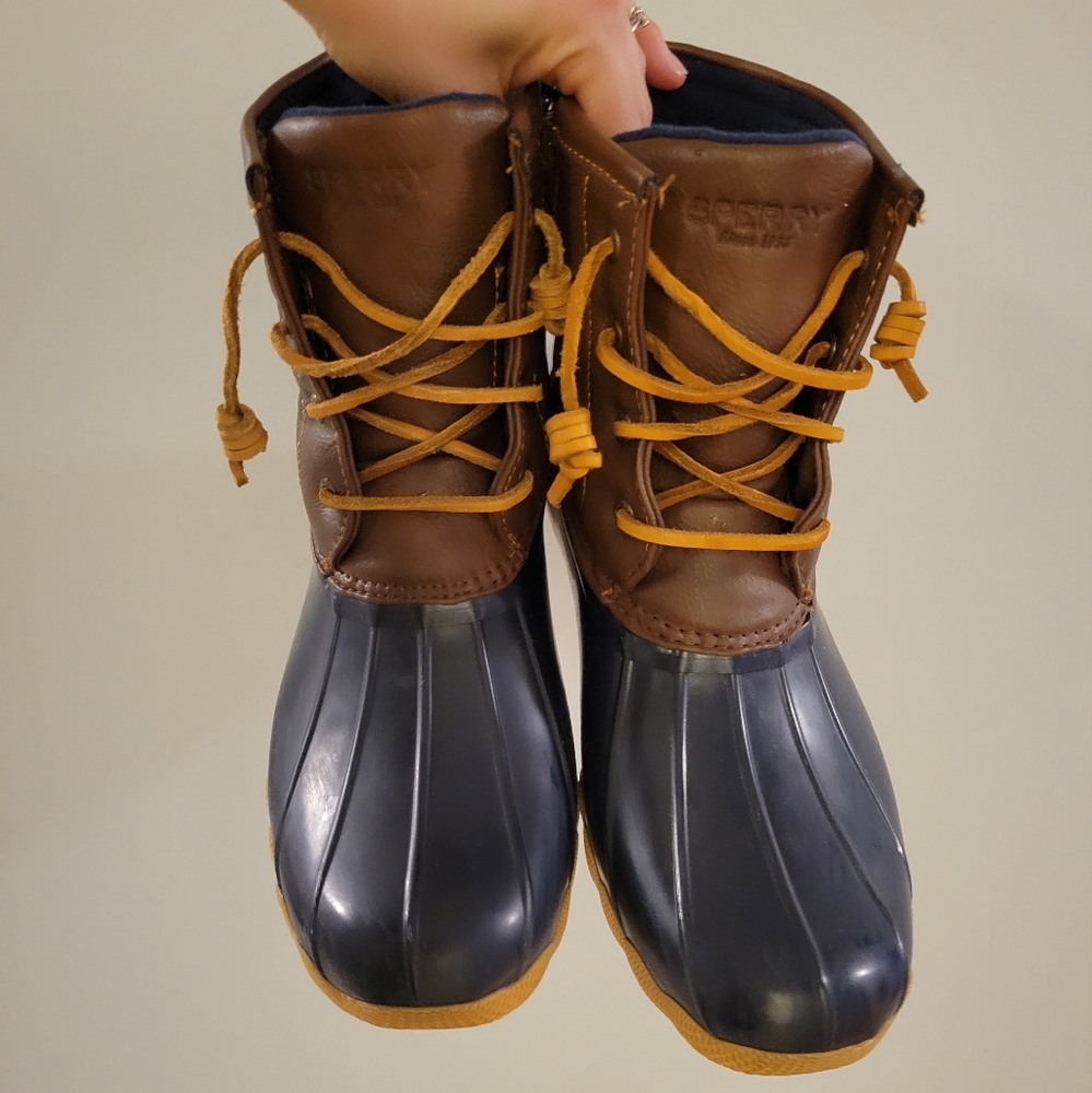Sperry Saltwater Duck BootsGirls US 6M, UK 5, EUR 38 Equivalent to women's 7.5